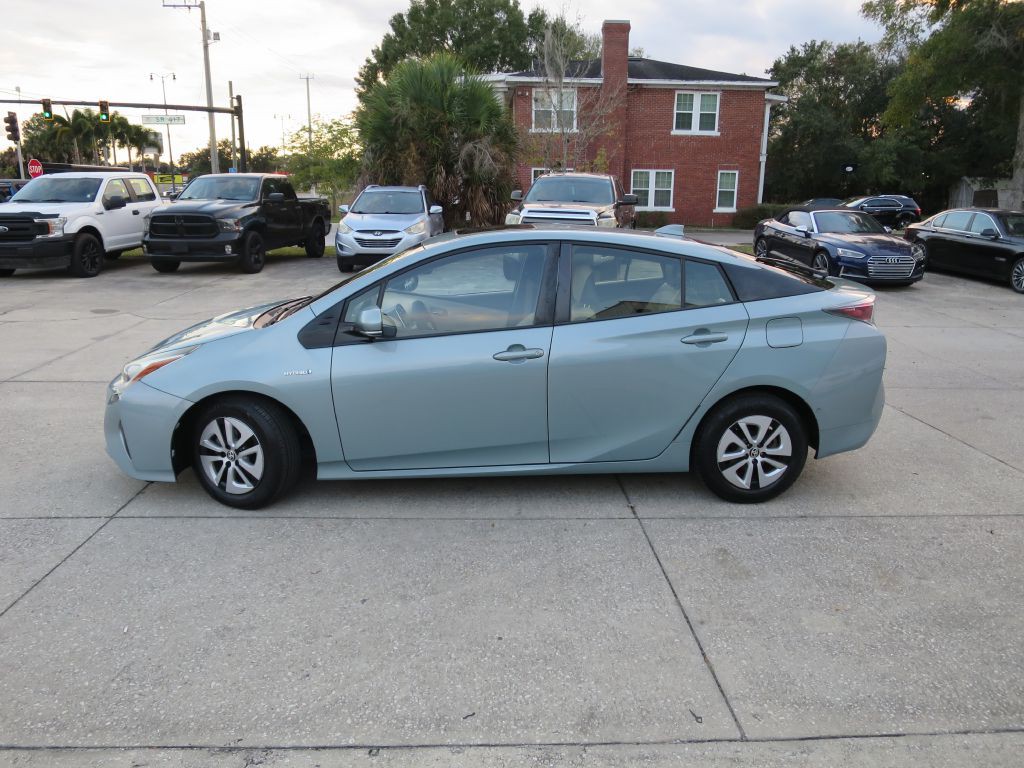 2016 Toyota Prius Image 8