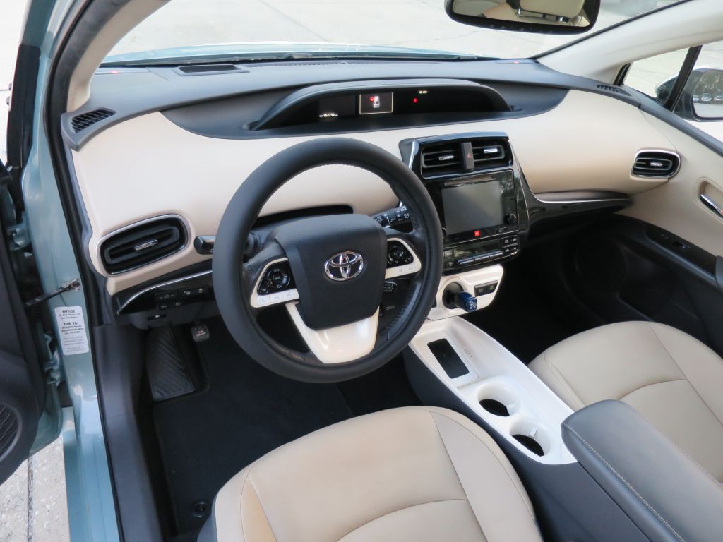 2016 Toyota Prius Image 9