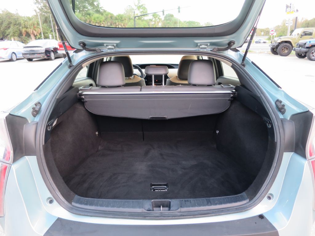 2016 Toyota Prius Image 12