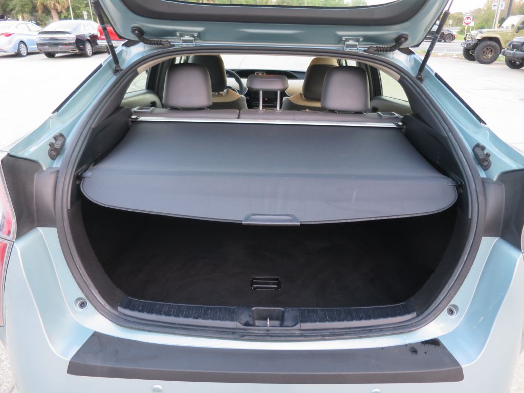 2016 Toyota Prius Image 14