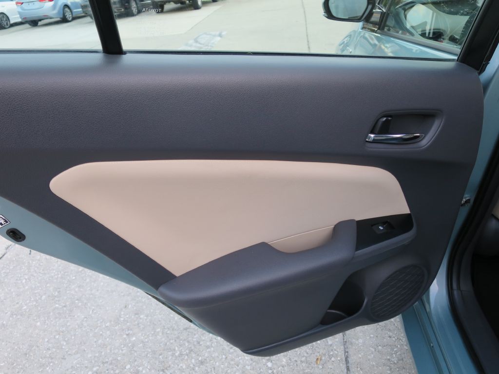 2016 Toyota Prius Image 20