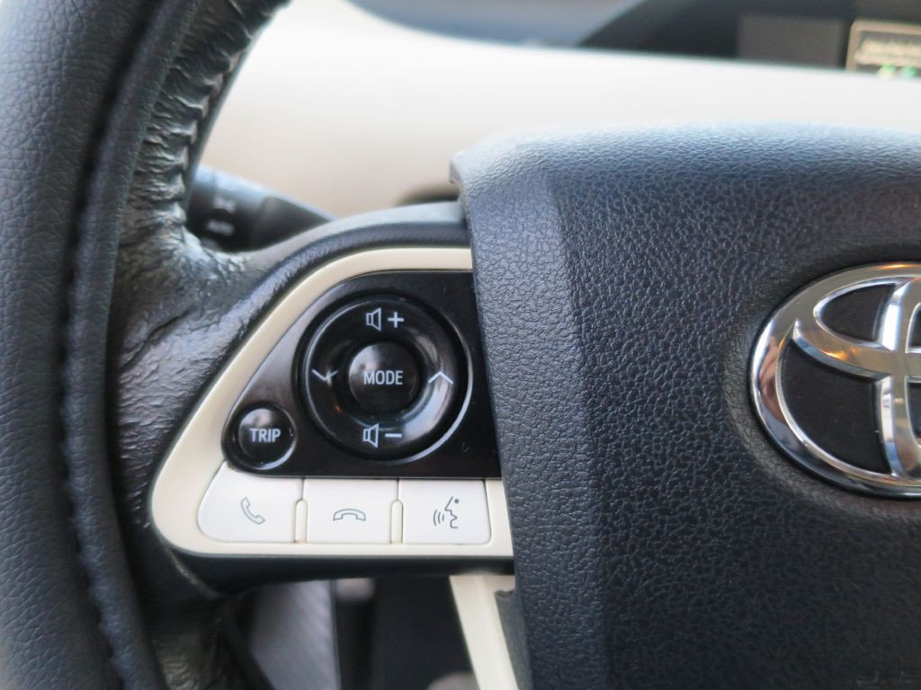 2016 Toyota Prius Image 23