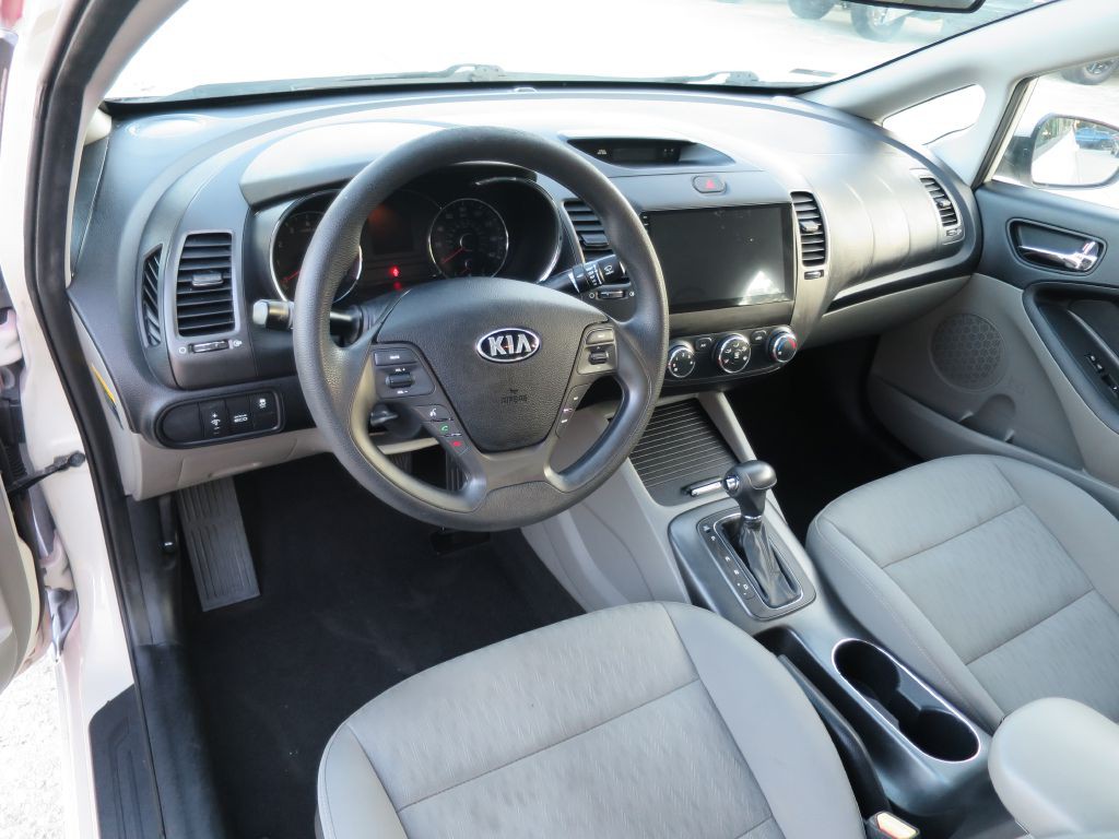 2015 Kia Forte Image 9