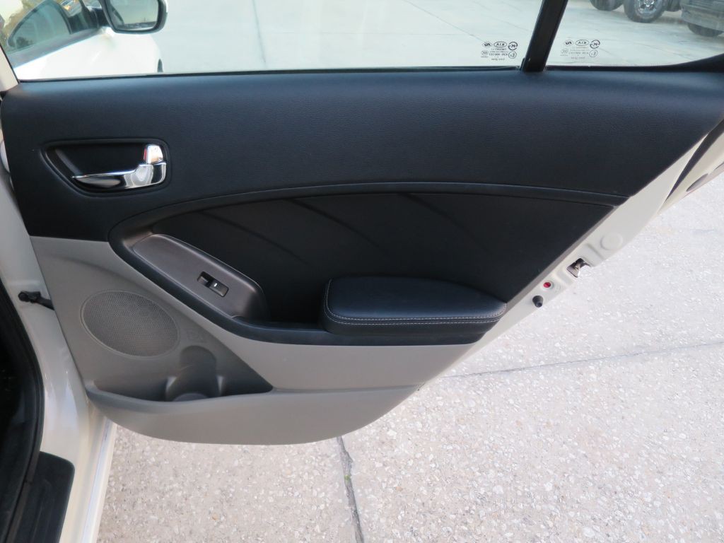 2015 Kia Forte Image 16