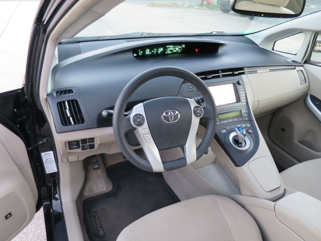 2011 Toyota Prius Image 10