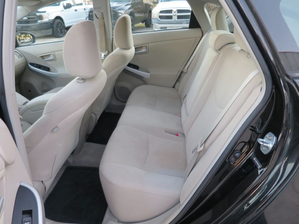 2011 Toyota Prius Image 12