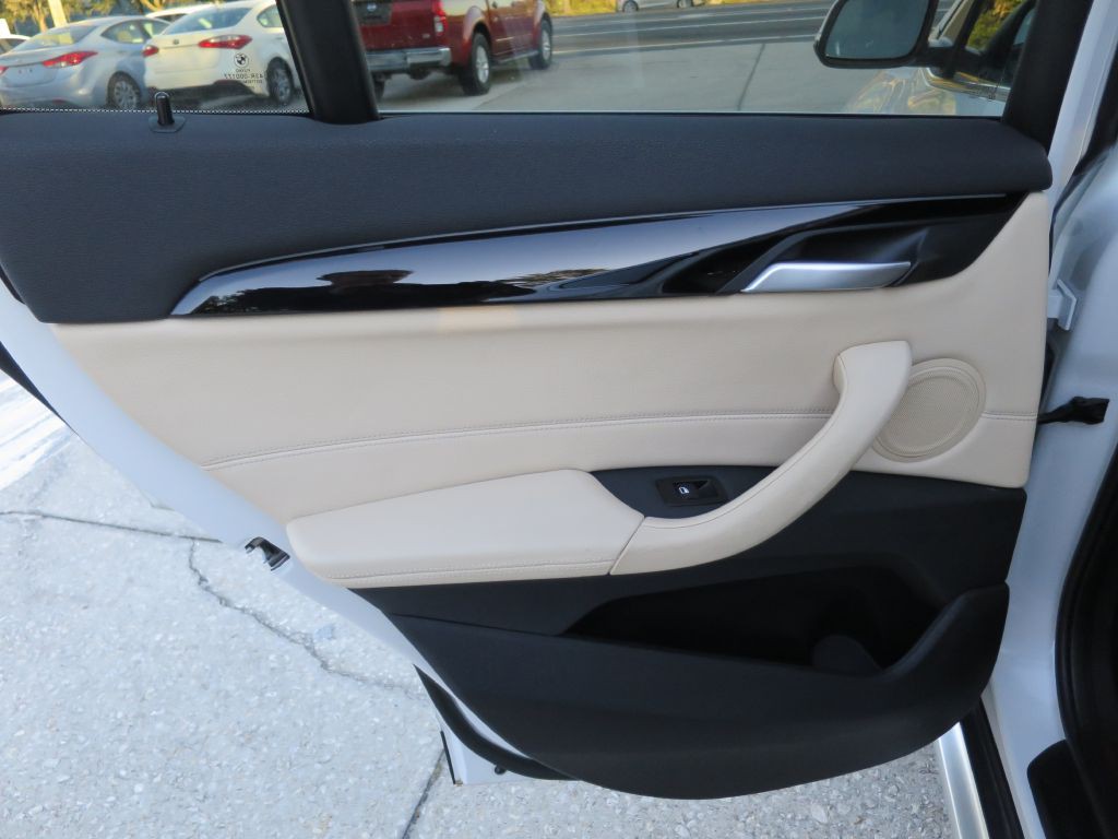 2017 BMW X1 Image 18