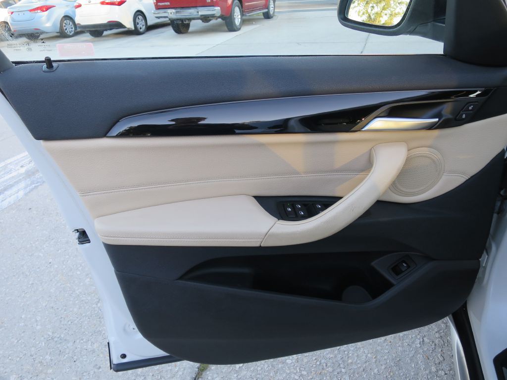 2017 BMW X1 Image 19