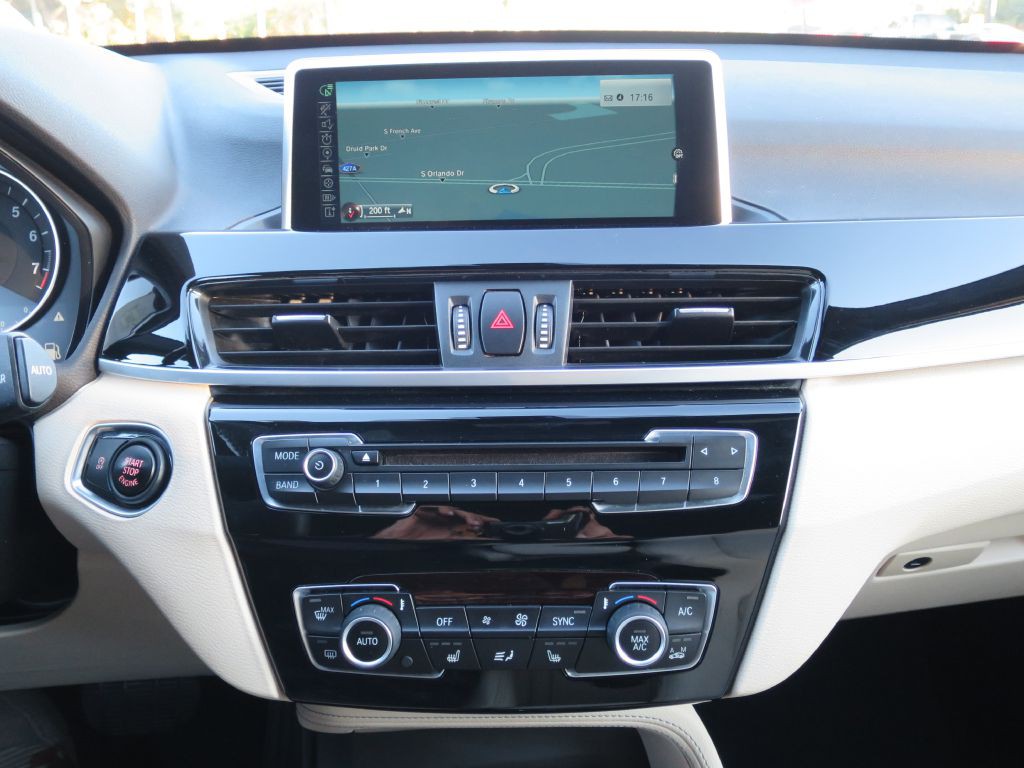 2017 BMW X1 Image 24