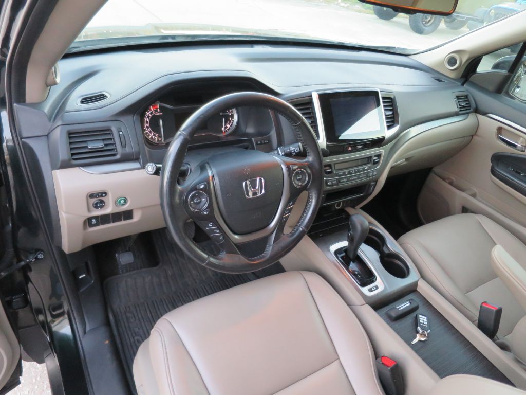 2017 Honda Pilot Image 9