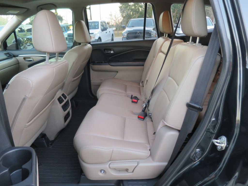 2017 Honda Pilot Image 11