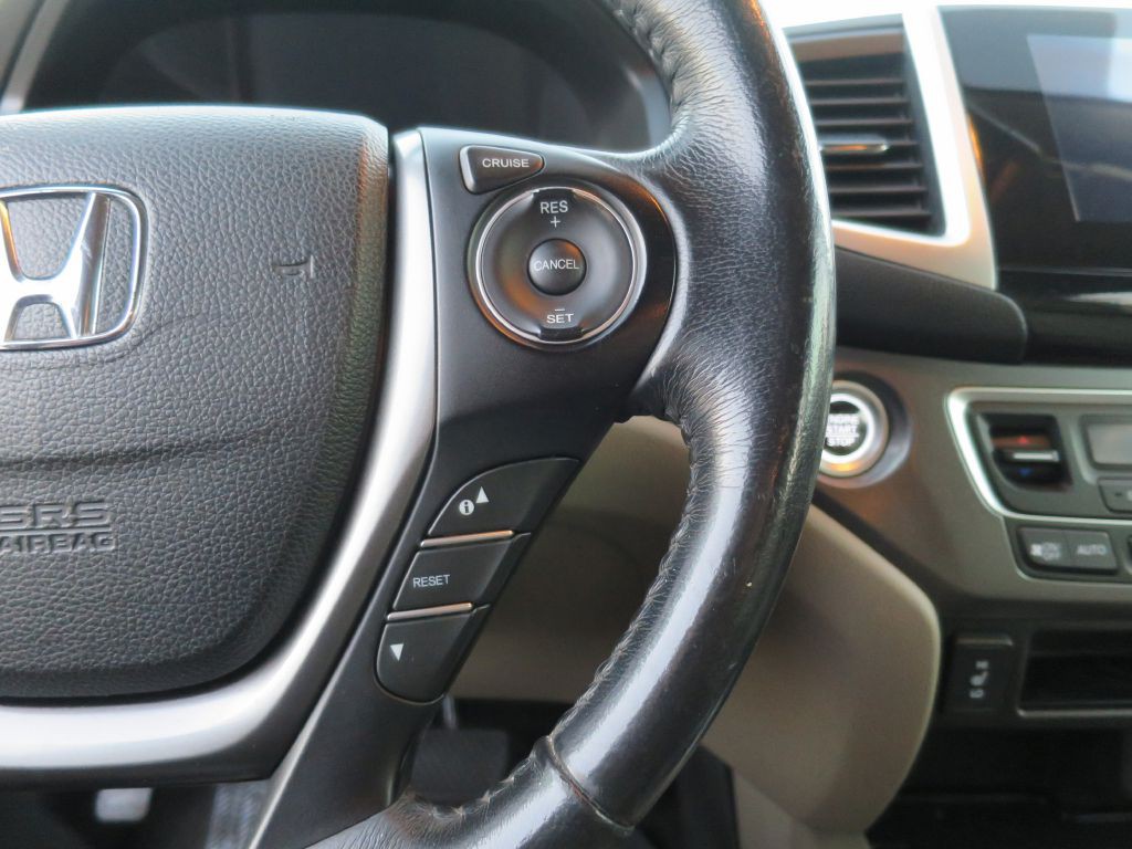 2017 Honda Pilot Image 23