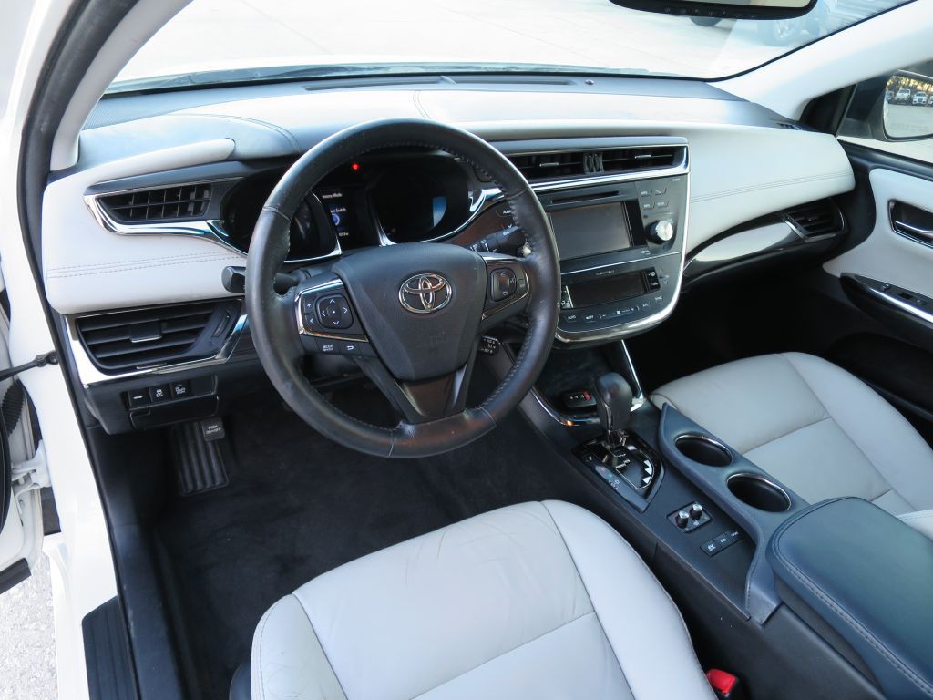 2013 Toyota Avalon Image 9