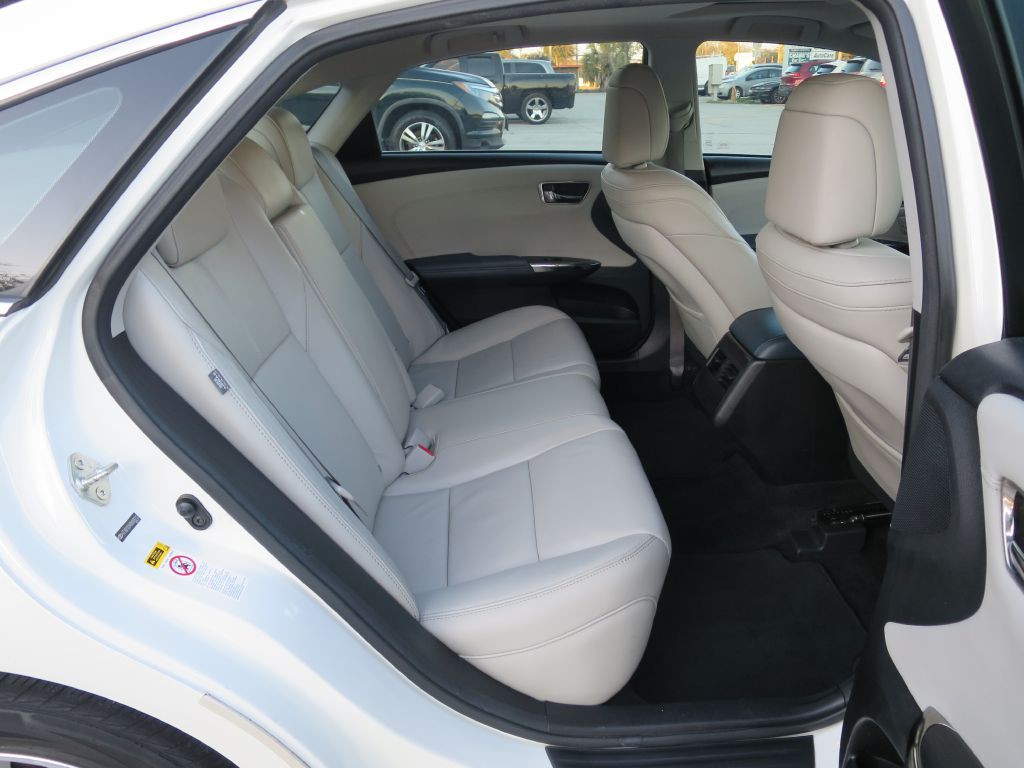 2013 Toyota Avalon Image 12