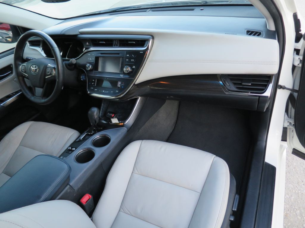 2013 Toyota Avalon Image 13