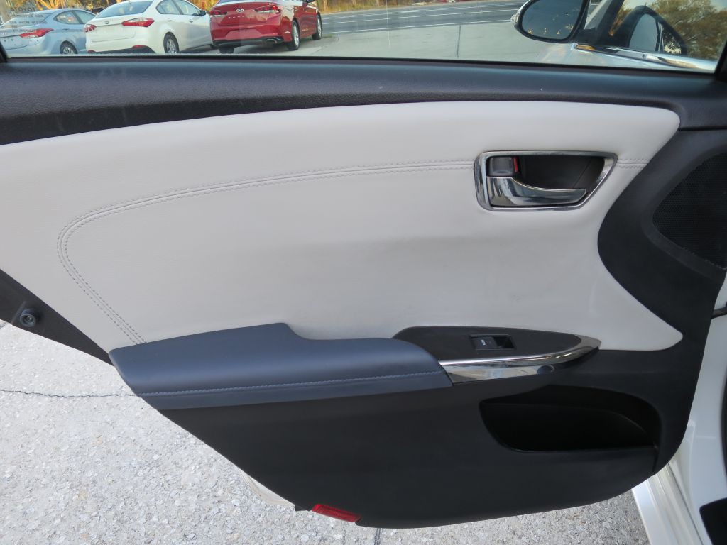 2013 Toyota Avalon Image 17