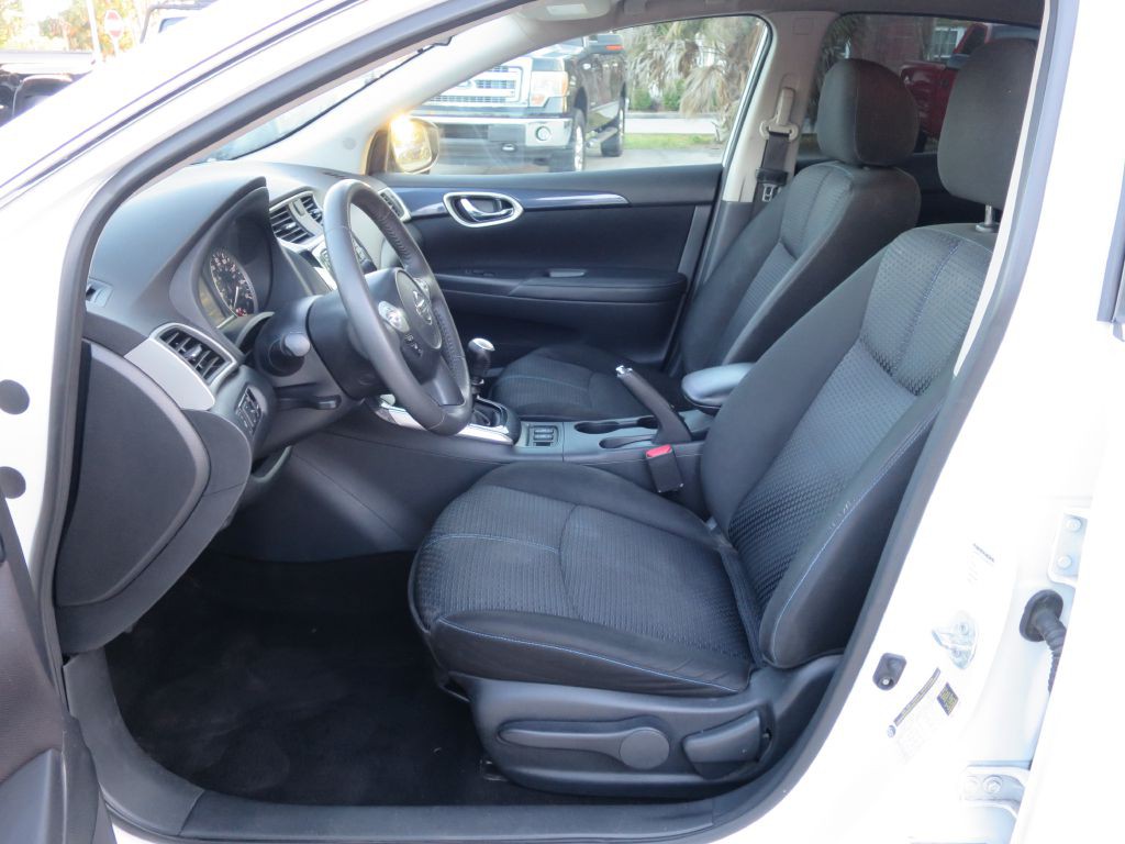 2017 Nissan Sentra Image 11