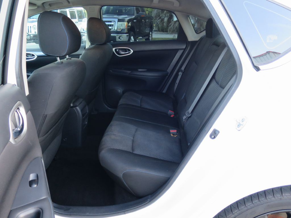 2017 Nissan Sentra Image 12