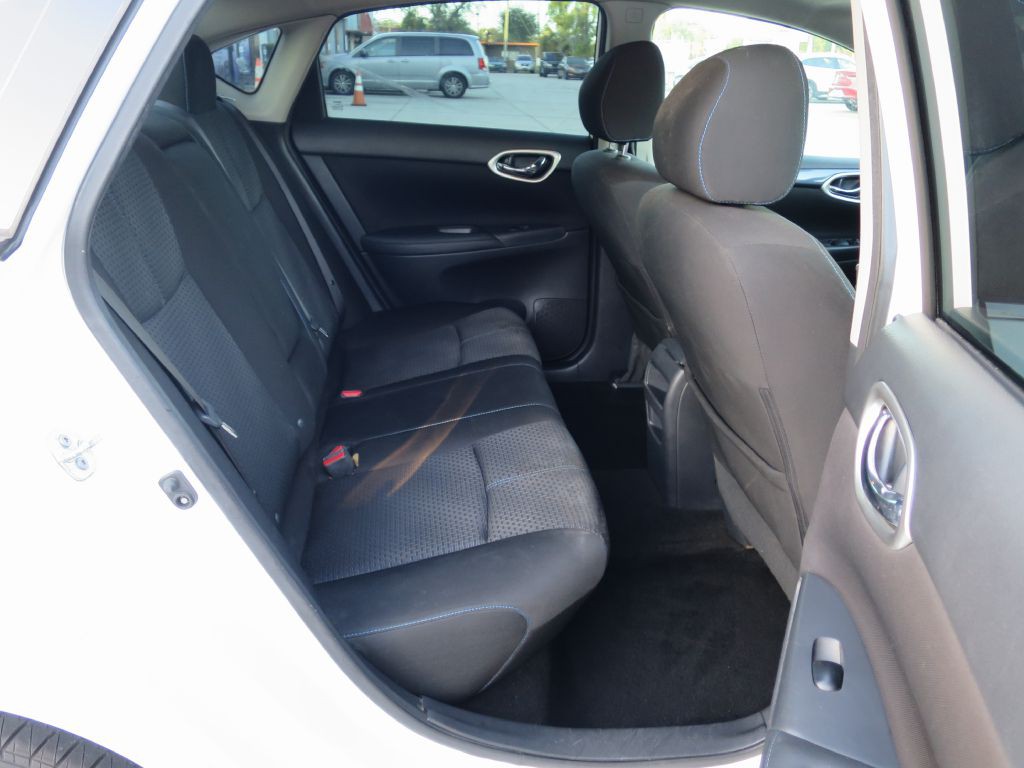 2017 Nissan Sentra Image 13