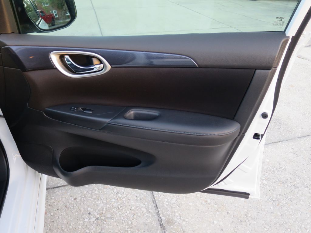 2017 Nissan Sentra Image 16