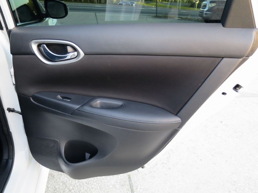 2017 Nissan Sentra Image 17