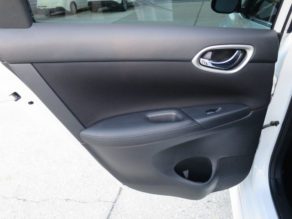 2017 Nissan Sentra Image 18