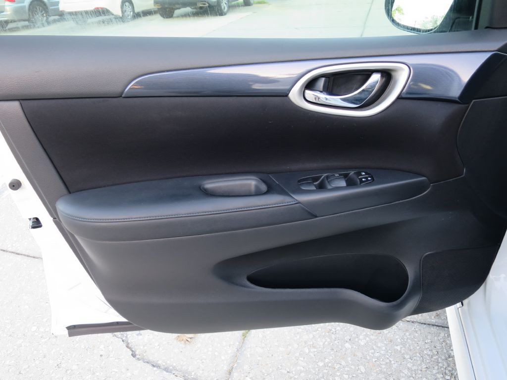 2017 Nissan Sentra Image 19