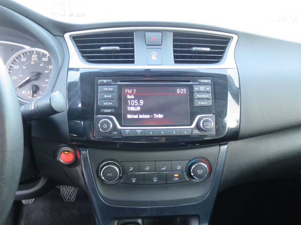2017 Nissan Sentra Image 24