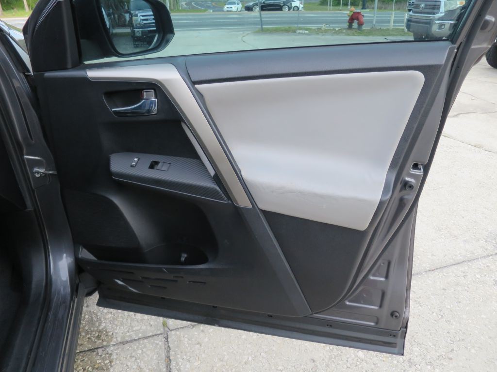 2014 Toyota Rav4 Image 16