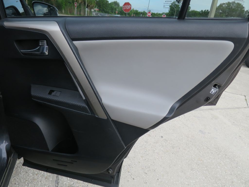 2014 Toyota Rav4 Image 17