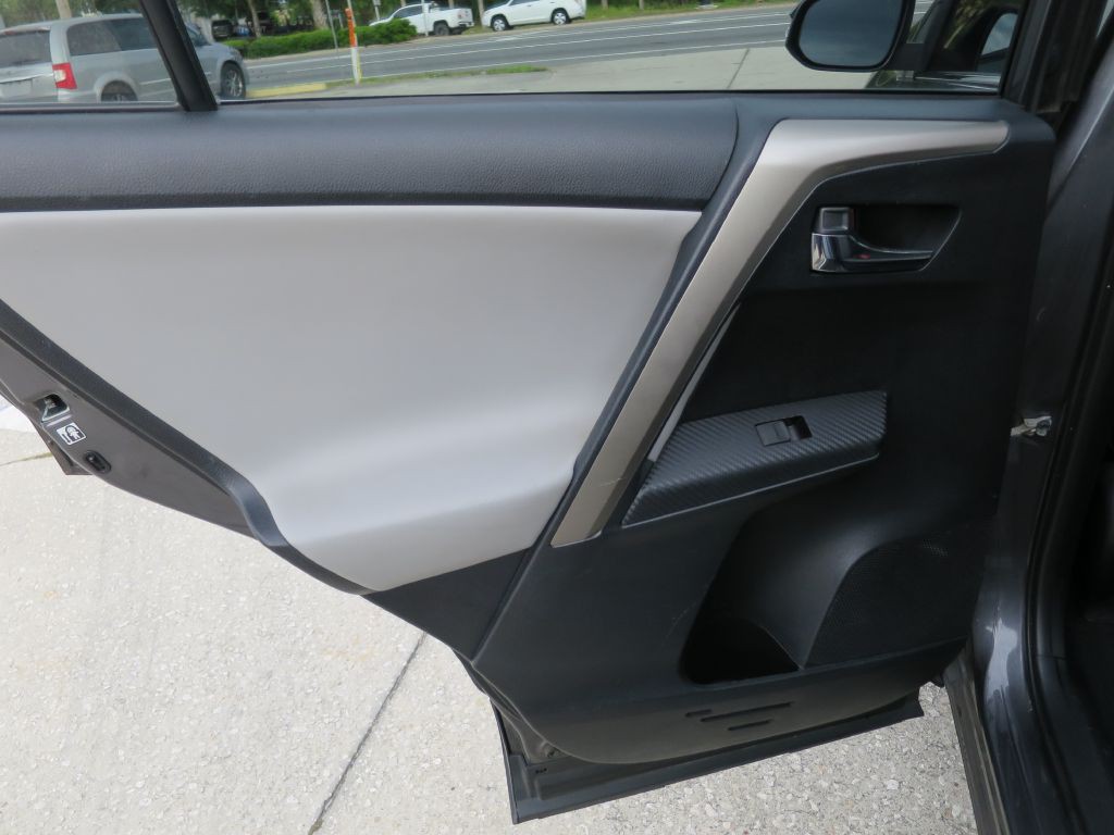 2014 Toyota Rav4 Image 18