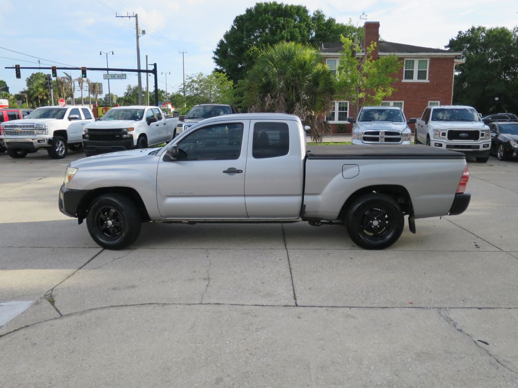 2015 Toyota Tacoma Image 8