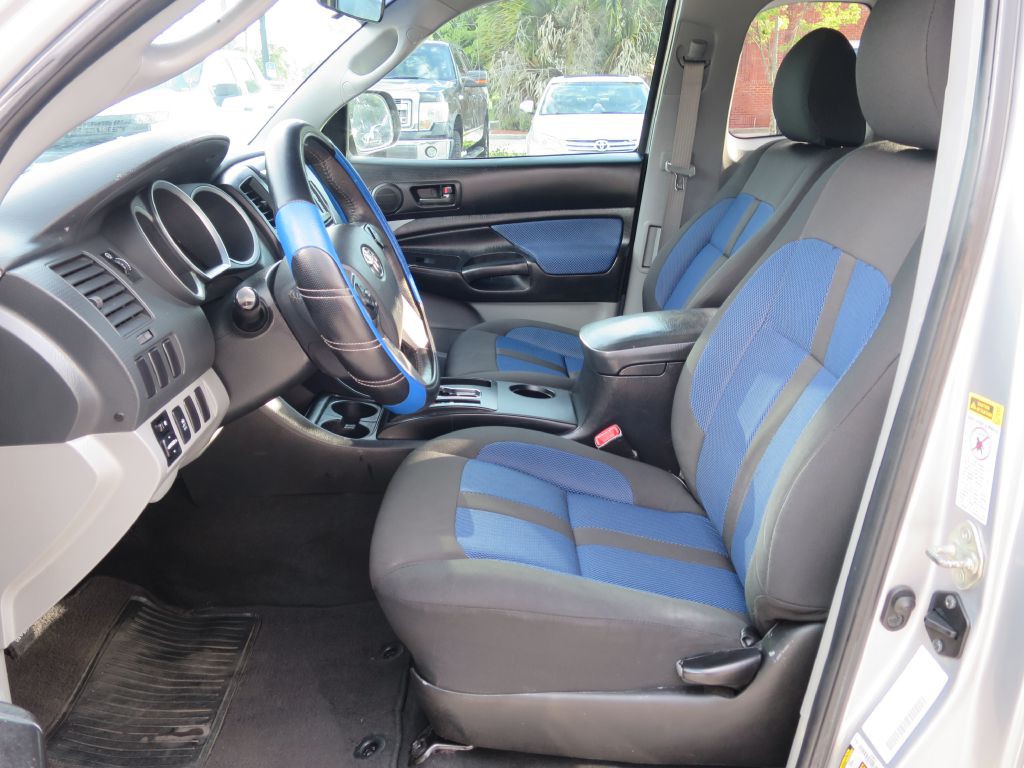 2015 Toyota Tacoma Image 10