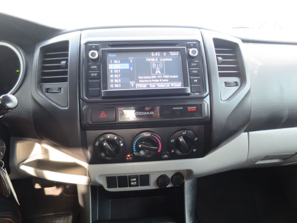 2015 Toyota Tacoma Image 20