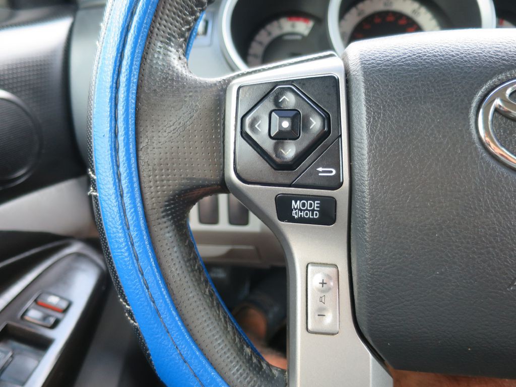 2015 Toyota Tacoma Image 21