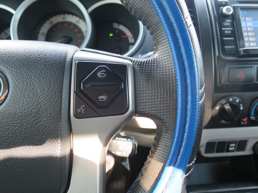 2015 Toyota Tacoma Image 22
