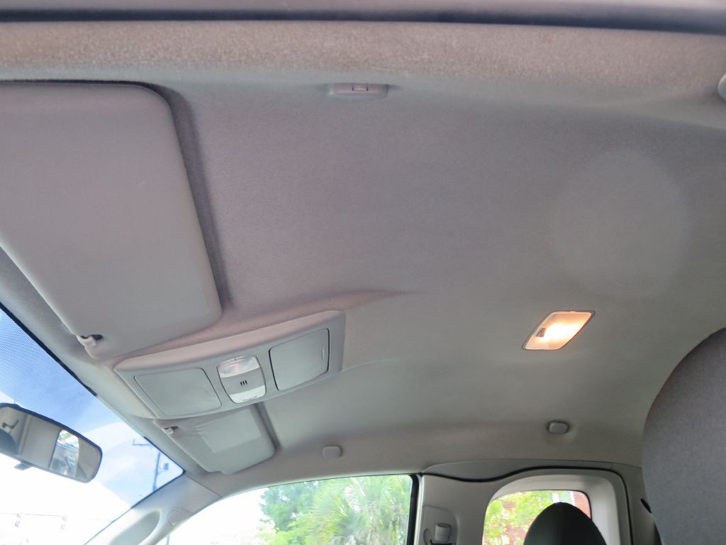 2015 Toyota Tacoma Image 24