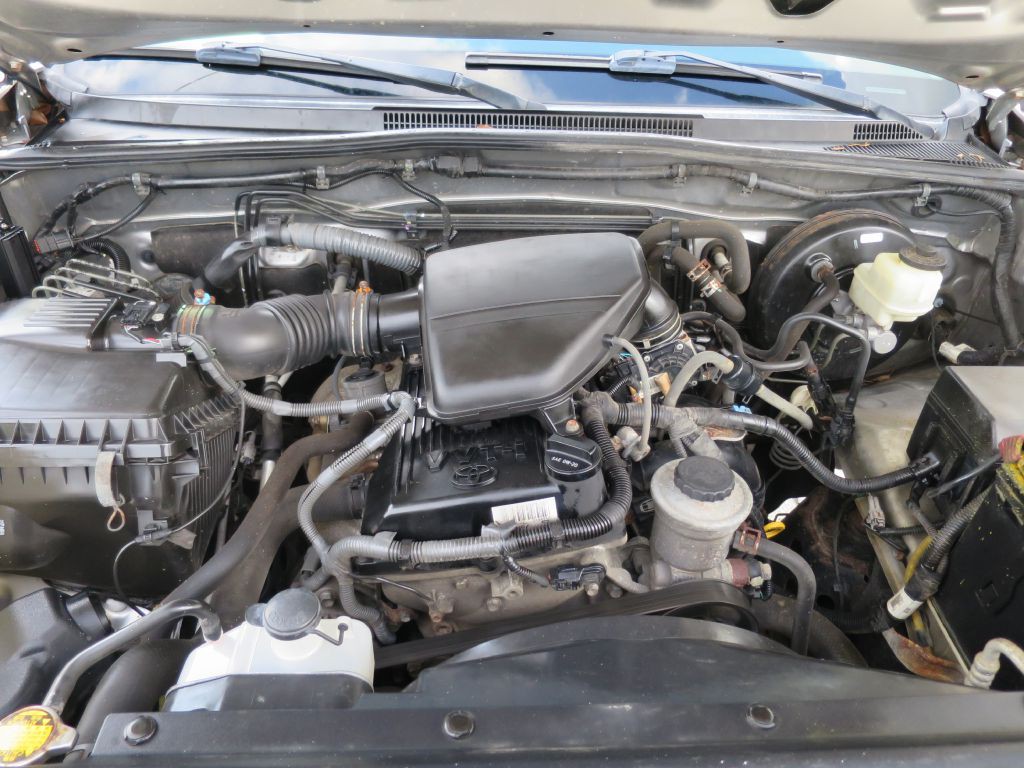 2015 Toyota Tacoma Image 25