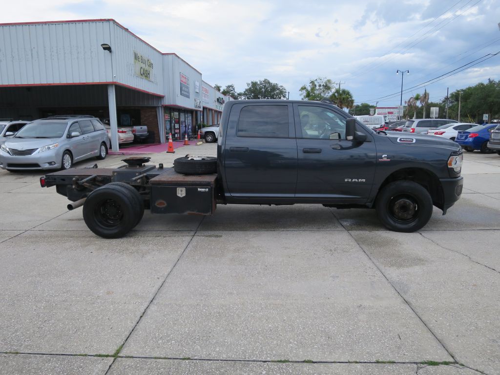 2021 RAM 3500 Image 4
