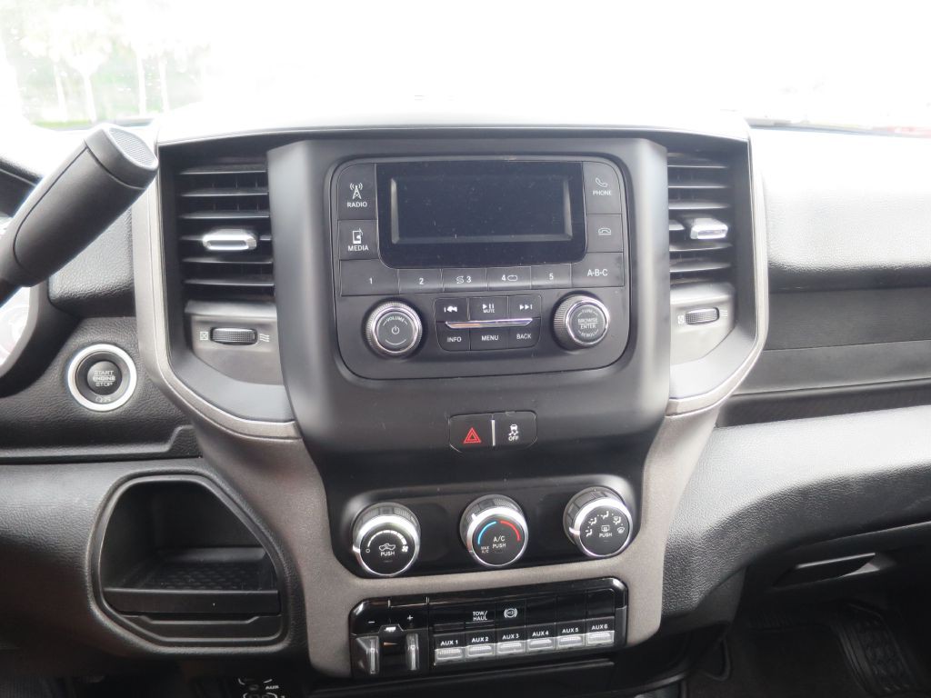 2021 RAM 3500 Image 21
