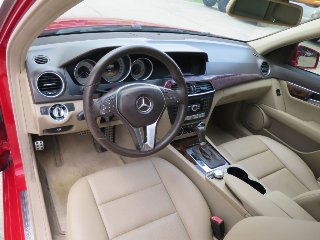 2012 Mercedes-Benz C-Class Image 8