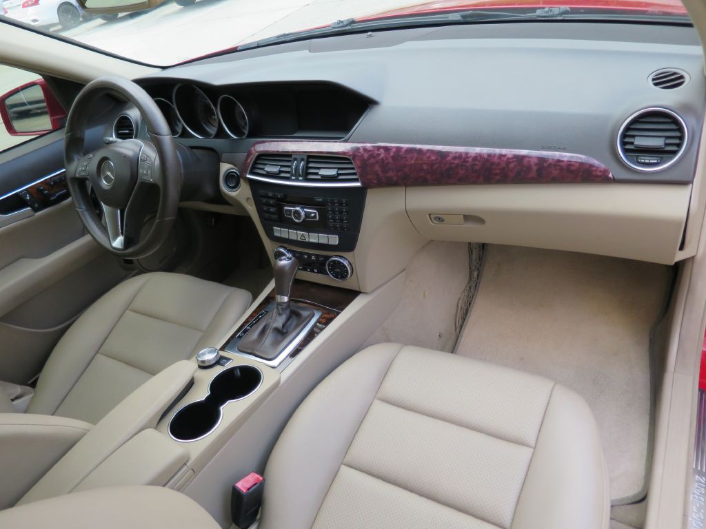 2012 Mercedes-Benz C-Class Image 12