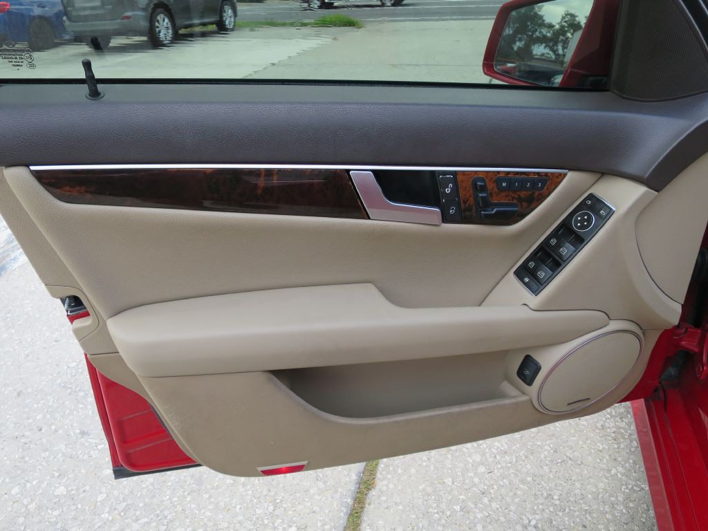 2012 Mercedes-Benz C-Class Image 17