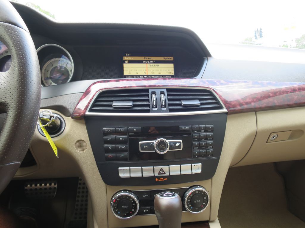 2012 Mercedes-Benz C-Class Image 21