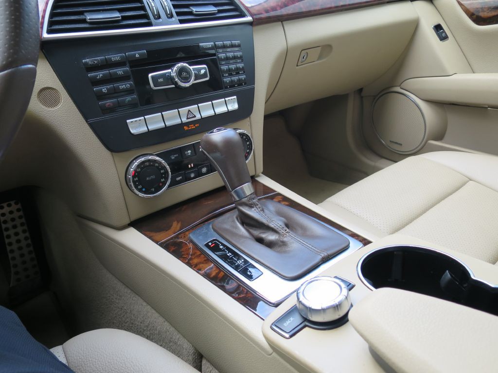2012 Mercedes-Benz C-Class Image 22