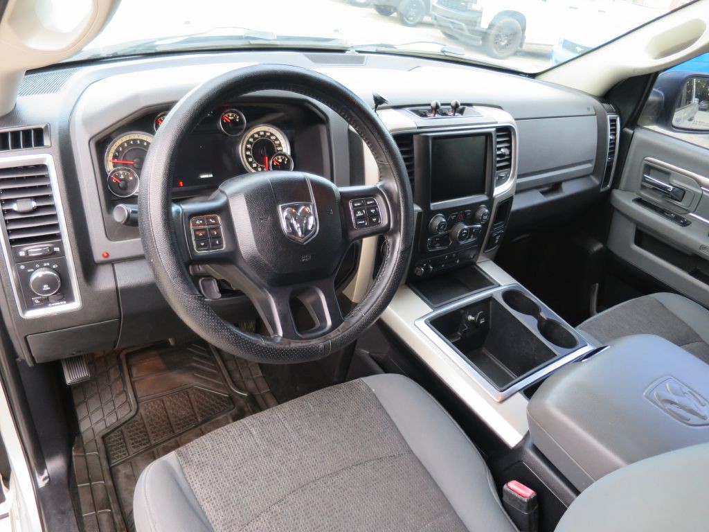 2014 RAM 1500 Image 9