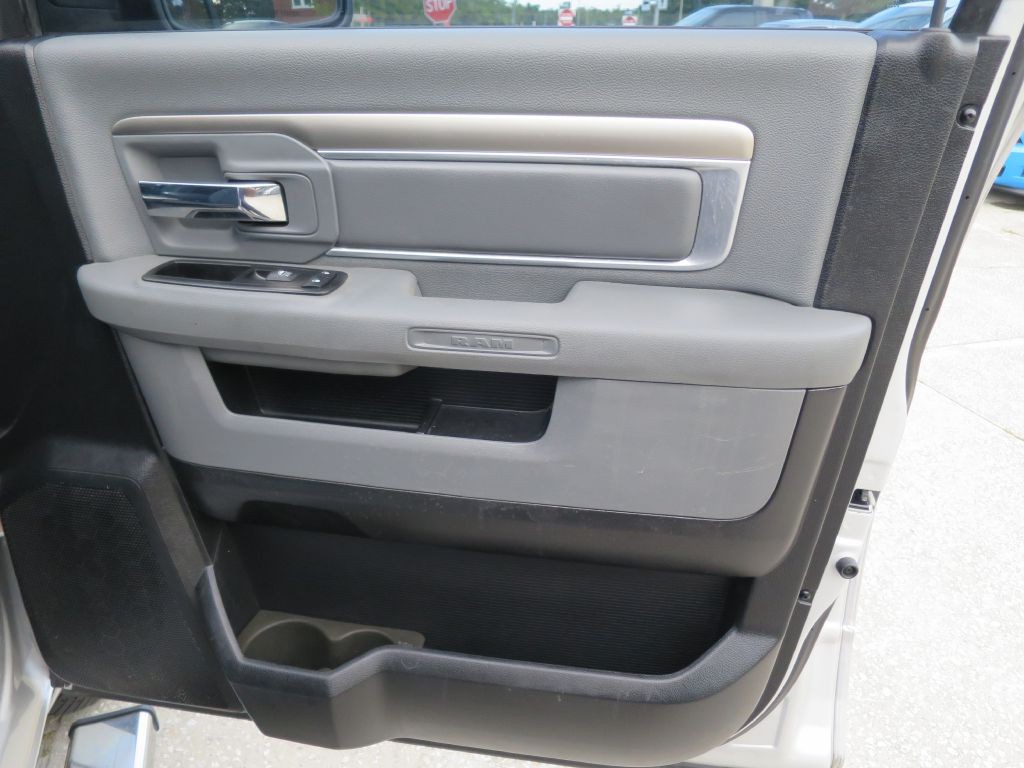 2014 RAM 1500 Image 16