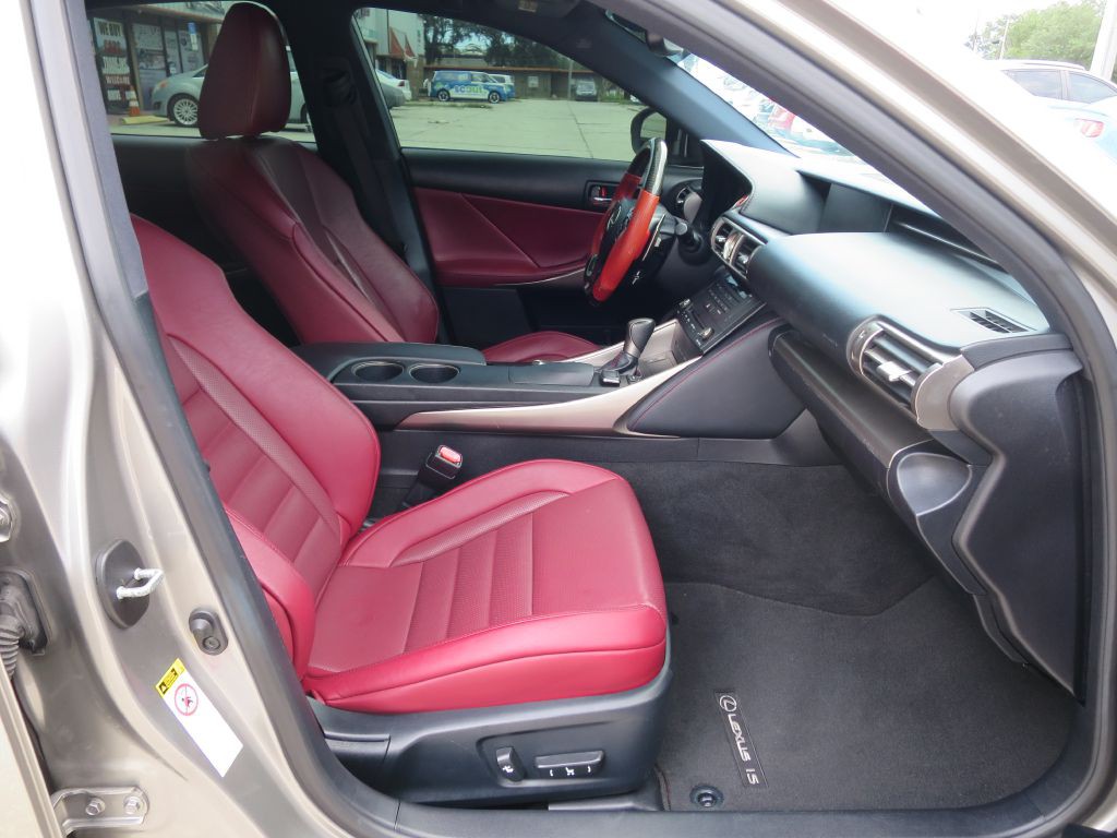 2015 Lexus IS Image 15