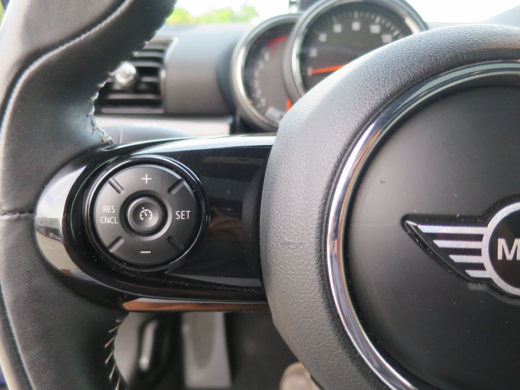 2019 MINI Cooper Image 19