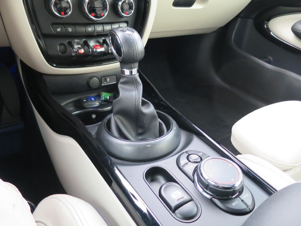 2019 MINI Cooper Image 24